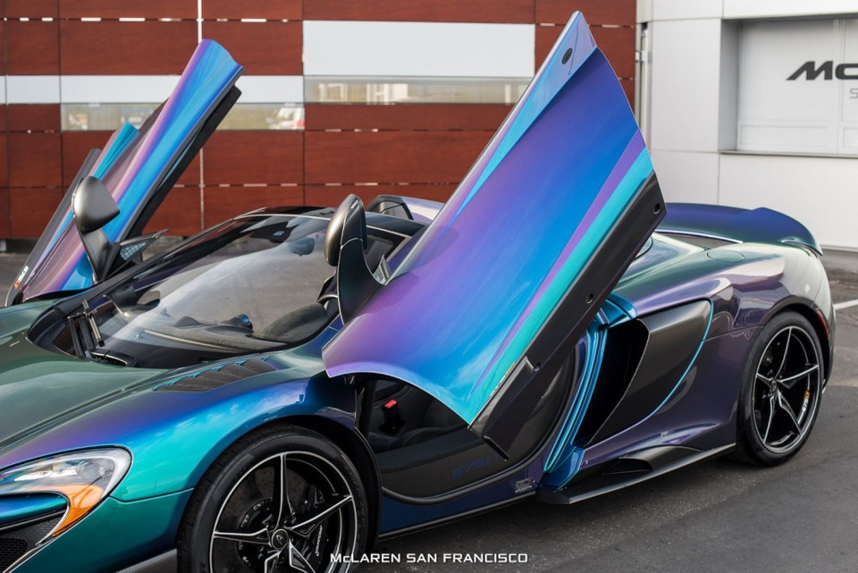 Chiêm ngưỡng siêu xe McLaren đổi màu trong nắng - 17 Chiêm ngưỡng siêu xe McLaren đổi màu trong nắng - 17