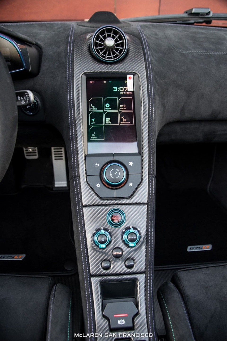Chiêm ngưỡng siêu xe McLaren đổi màu trong nắng - 14 Chiêm ngưỡng siêu xe McLaren đổi màu trong nắng - 14