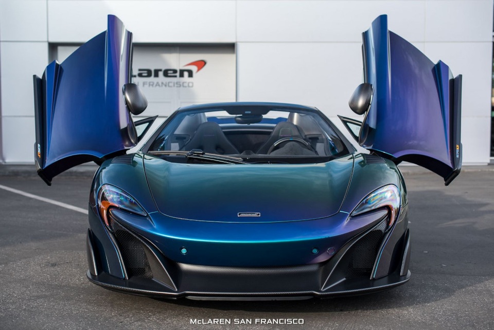 Chiêm ngưỡng siêu xe McLaren đổi màu trong nắng - 4 Chiêm ngưỡng siêu xe McLaren đổi màu trong nắng - 4