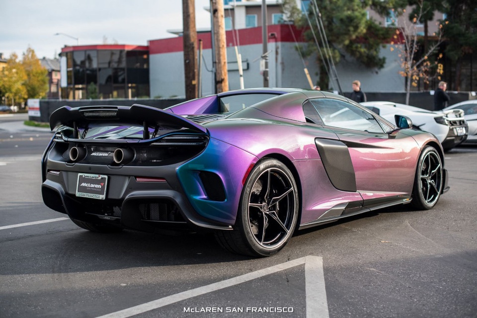 Chiêm ngưỡng siêu xe McLaren đổi màu trong nắng - 3 Chiêm ngưỡng siêu xe McLaren đổi màu trong nắng - 3