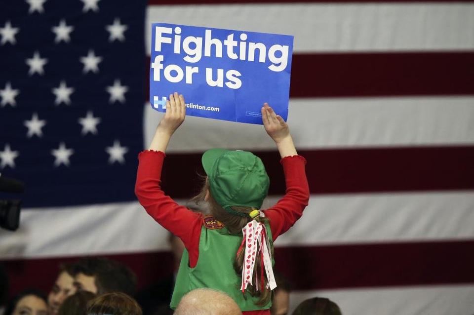 
Một người ủng hộ nhỏ tuổi của bà Clinton tại Columbia, South Carolina.
