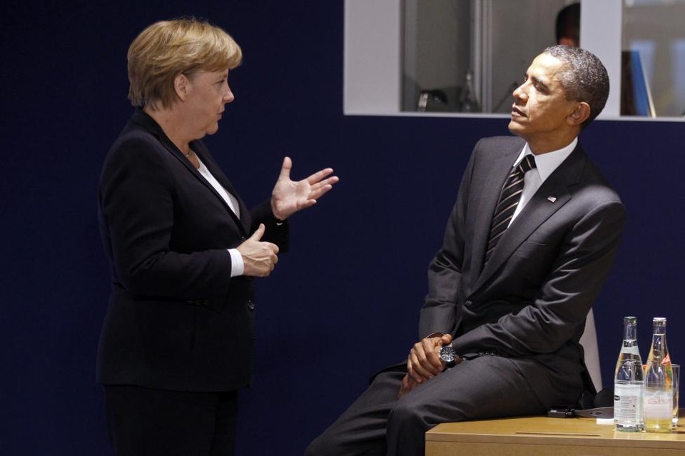 Ông Obama ăn tối riêng với Thủ tướng Đức - 13
Lãnh đạo Đức, Mỹ trò chuyện trước khi bước vào ngày 2 của thượng đỉnh G20 ở Cannes, Pháp năm 2011. (Ảnh: Reuters)