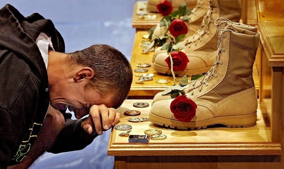 Nước mắt đâu chỉ dành cho những kẻ yếu đuối.