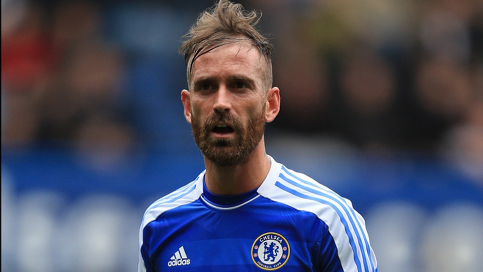 10 cầu thủ từng khoác áo Chelsea và Liverpool - 8
Raul Meireles cũng chỉ thi đấu cho Chelsea 1 năm, giống như với Liverpool