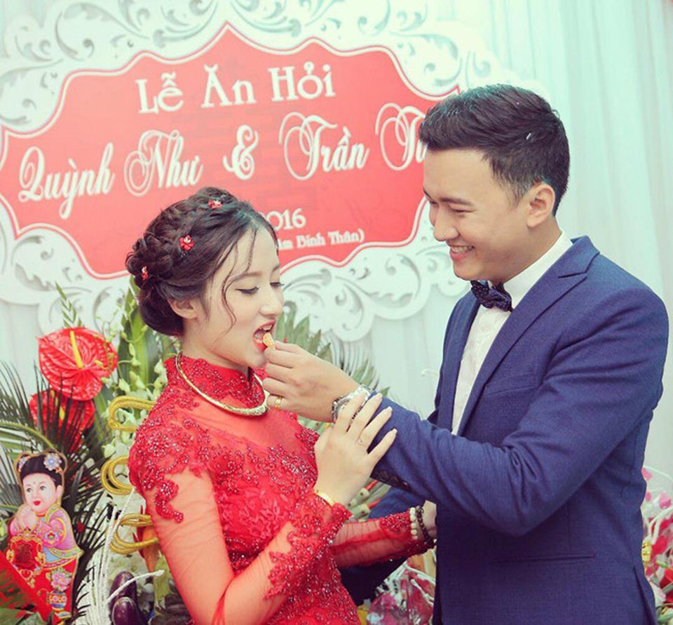 Tiết lộ bất ngờ về fan nữ đẹp lai Tây tại AFF cup 2016 - 8 Tiết lộ bất ngờ về fan nữ đẹp lai Tây tại AFF cup 2016 - 8