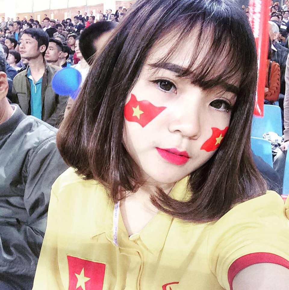 4 fan nữ "xinh như mộng" khiến dân mạng lùng sục năm 2016 - 8 4 fan nữ "xinh như mộng" khiến dân mạng lùng sục năm 2016 - 8