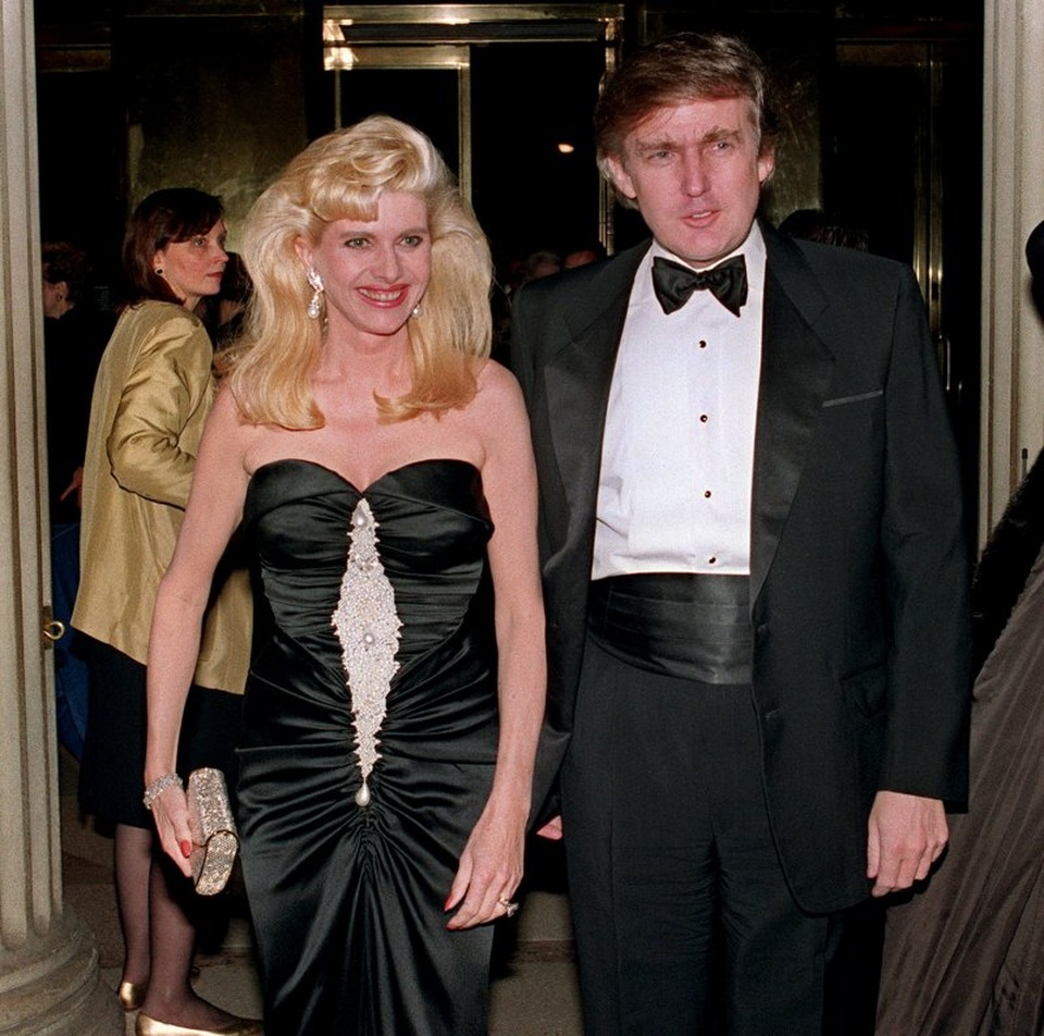 Những phụ nữ từng bị Donald Trump "chĩa mũi dùi" - 13
Ivana Trump, vợ đầu của ông Trump, từng làm việc cho tổ chức Trump sau khi họ kết hôn. Nhận xét về chồng cũ, bà nói: “Ông ấy yêu phụ nữ, nhưng không phải là người ủng hộ các bình quyền của phụ nữ”. (Ảnh: AFP)