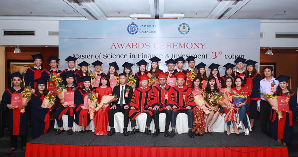 
Lễ Trao Bằng tốt nghiệp MSc3 chương trình Thạc sỹ Tài chính và Đầu tư tại Hilton Opera - Hà Nội.
