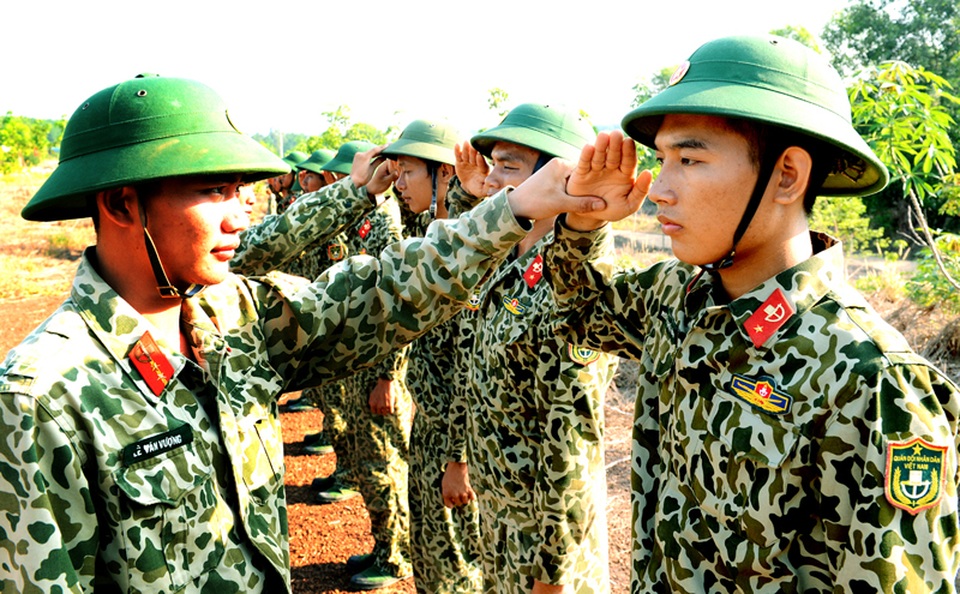 Xem những bài tập "luồn sâu đánh hiểm" của bộ đội đặc công - 9 Xem những bài tập "luồn sâu đánh hiểm" của bộ đội đặc công - 9