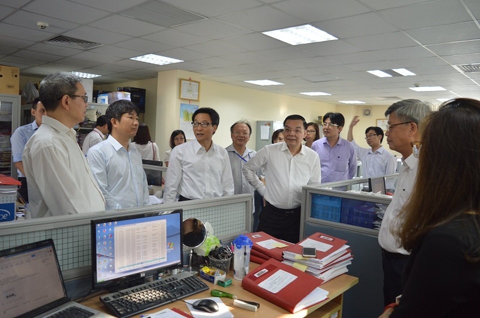 "Đơn đặt hàng" đặc biệt của Phó Thủ tướng Vũ Đức Đam - 1
Phó Thủ tướng Vũ Đức Đam kiểm tra thực tế về công tác quản lý hồ sơ của Cục Sở hữu trí tuệ