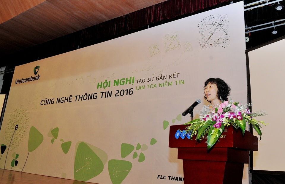 Vietcombank tổ chức thành công Hội nghị Công nghệ thông tin năm 2016 - 2
Bà Lê Thị Hoa - Ủy viên Hội đồng quản trị Vietcombank phát biểu tại Hội nghị
