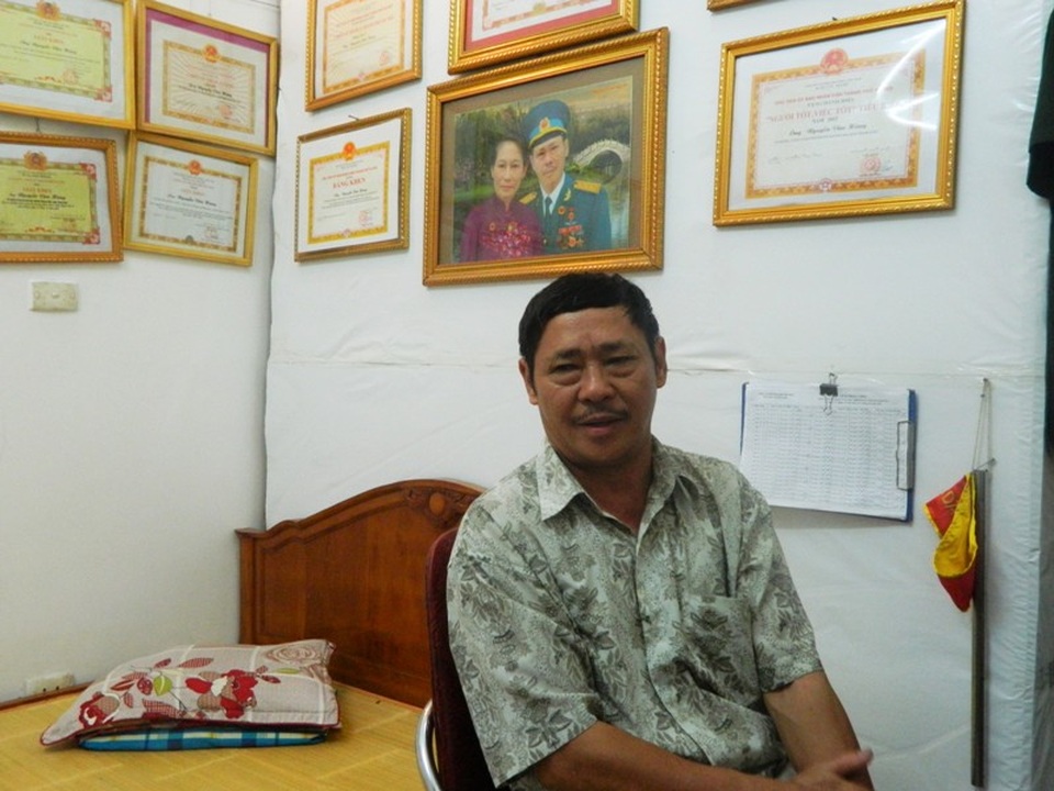 “Công dân Thủ đô ưu tú” và cái nghề “rỗi hơi” của thiên hạ - 1 Ông Nguyễn Văn Hùng, Tổ trưởng Tổ tuần tra phường Khương Mai.