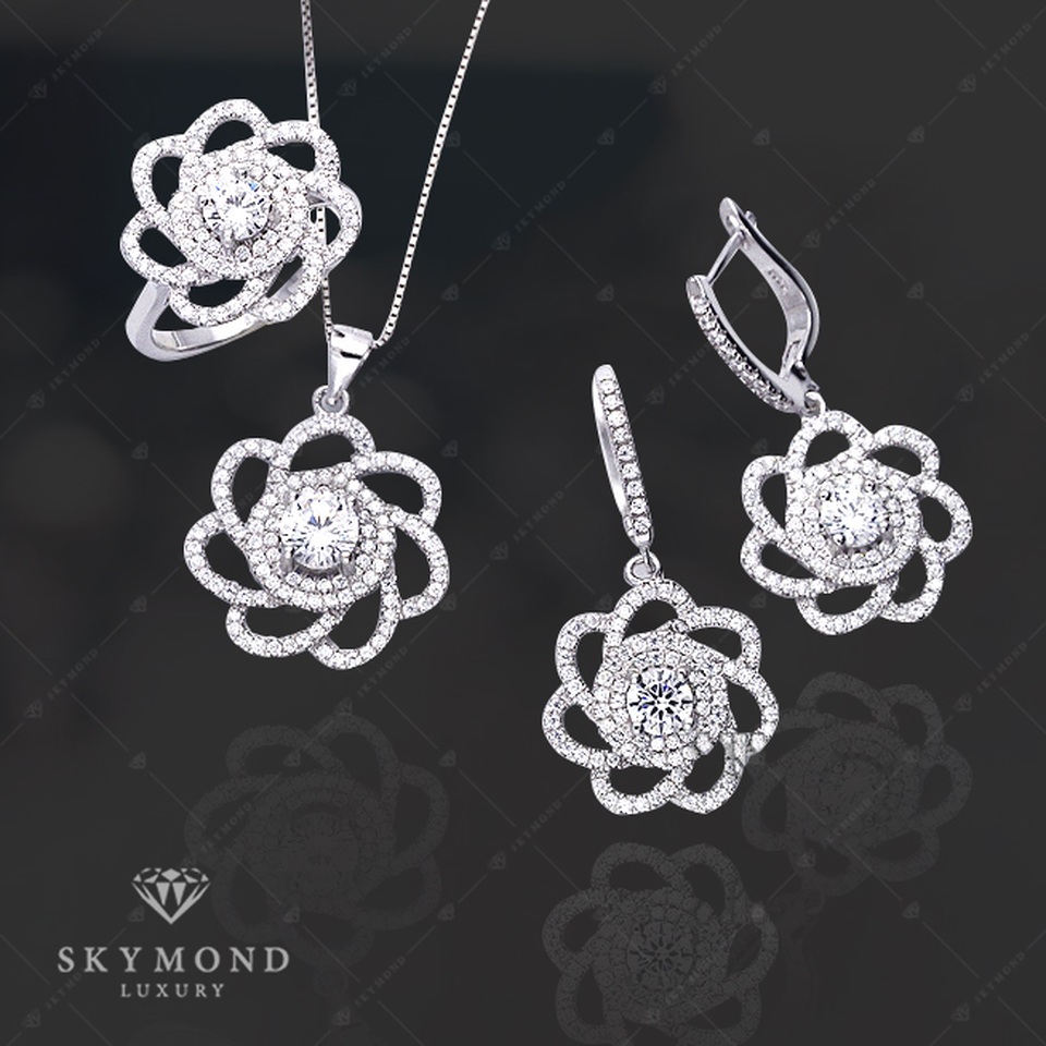 Bạch kim nâng tầm “vợ doanh nhân” - 1
Bộ trang sức Bạch kim “Charming” lấy cảm hứng từ tầm quan trọng phụ nữ