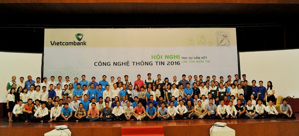 Vietcombank tổ chức thành công Hội nghị Công nghệ thông tin năm 2016 - 3
Cán bộ IT toàn hệ thống Vietcombank cùng đại diện Ban lãnh đạo và các Phòng tại TSC tham dự Hội nghị