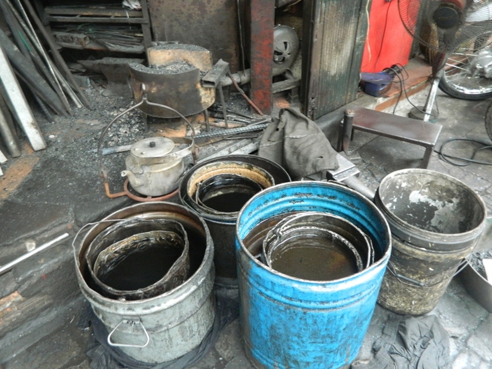 Cái nghề “nghiệp chướng” của người thợ rèn tài hoa đất kinh kỳ - 10 Cái nghề “nghiệp chướng” của người thợ rèn tài hoa đất kinh kỳ - 10