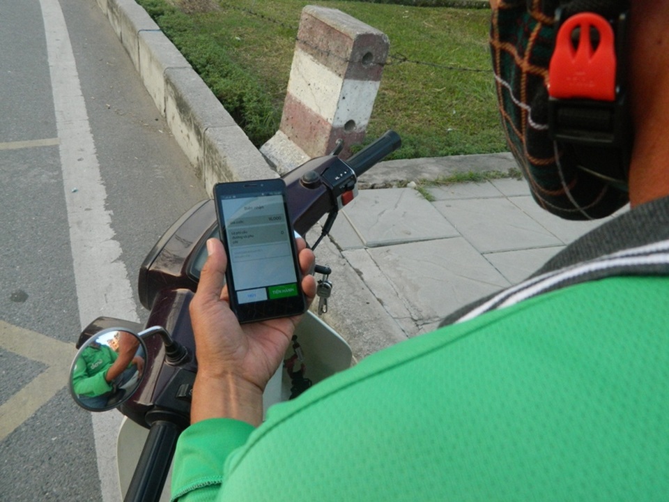 
Giá thành của một chuyến xe ôm đặt qua mạng rẻ hơn giá xe truyền thống
