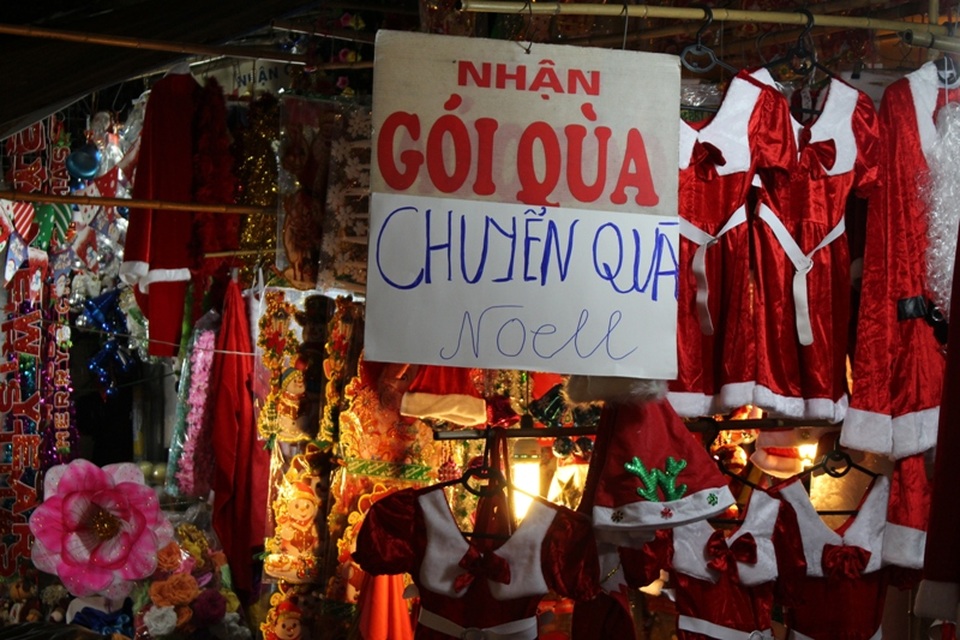 Mùa Noel - mùa của những “ông già” thi nhau xuống phố - 2 Mùa Noel - mùa của những “ông già” thi nhau xuống phố - 2
