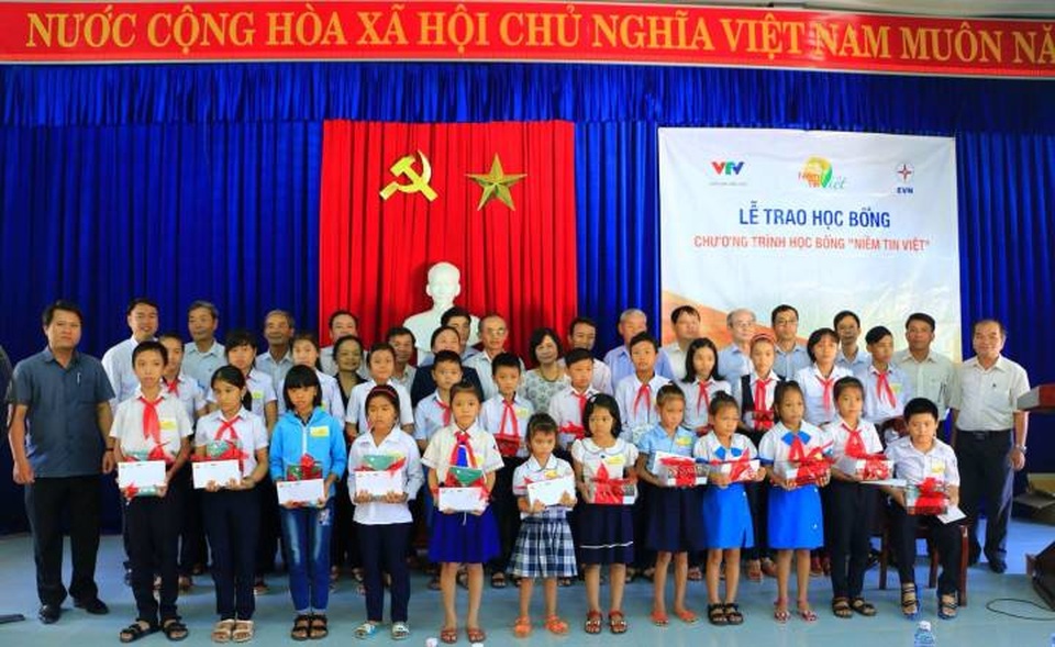 
Trao học bổng tại Điện Bàn - Quảng Nam
