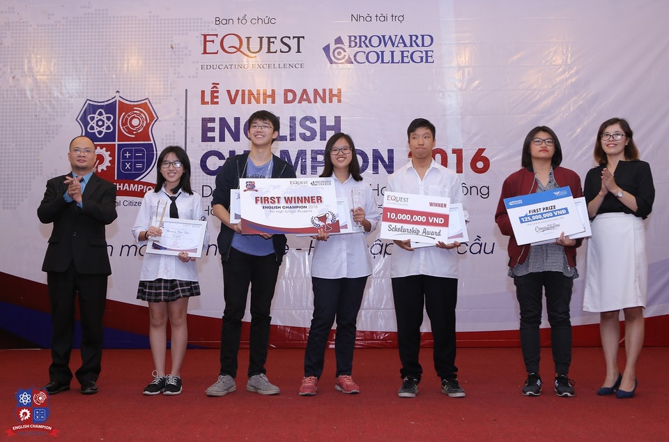 Học sinh Trung học giỏi kỹ năng Nghe & Đọc hơn Nói & Viết - 3 Năm nhà quán quân đầu tiên của cuộc thi English Champion dành cho học sinh THPT.