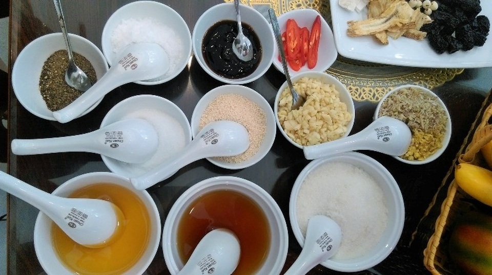 Bếp Ngon: Cùng NSƯT Thanh Loan làm món bắp bò luộc mắm cho ngày bận rộn - 3
Các gia vị được sử dụng trong món ăn