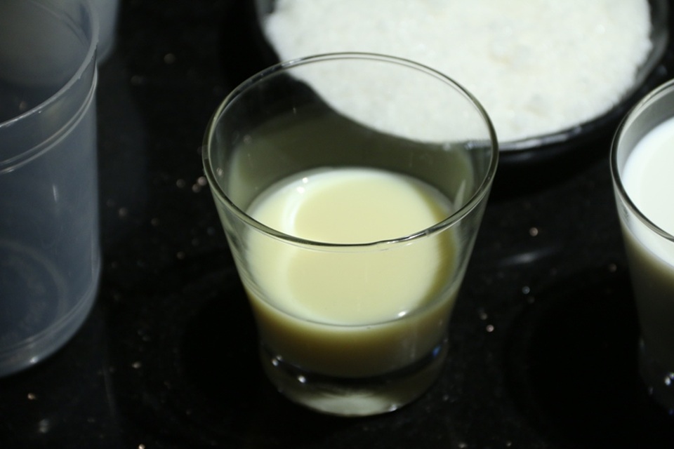 
Sữa đặc tạo nên vị ngọt cho caramen.
