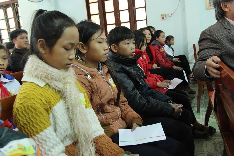 Hơn 1 tỷ đồng tiếp sức ước mơ đến trường từ học bổng  Niềm Tin Việt - 4