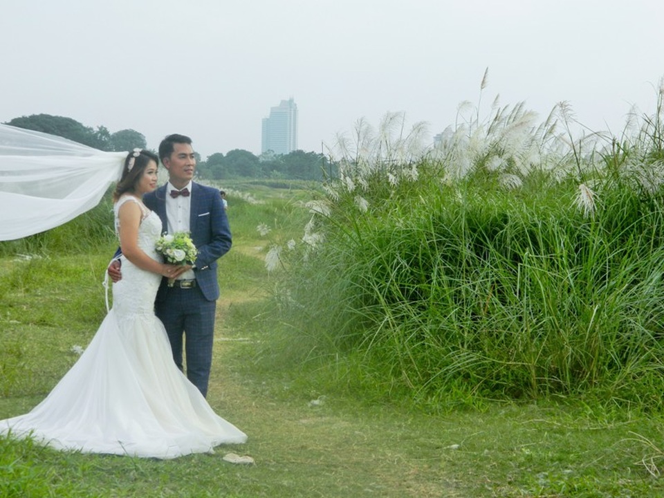 Bãi đá sông Hồng - điểm chụp ảnh hấp dẫn cho những ngày đầu đông - 6 Bãi đá sông Hồng - điểm chụp ảnh hấp dẫn cho những ngày đầu đông - 6