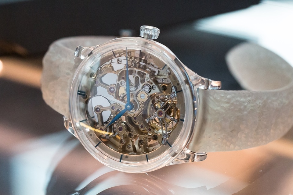 CEO tỷ phú của thương hiệu đồng hồ cao cấp H. Moser & Cie đến Việt Nam - 8 Chiếc đồng hồ Venturer Tourbillon Dual Time Sapphire Skeleton có giá 1 triệu USD của thương hiệu H. Moser & Cie.