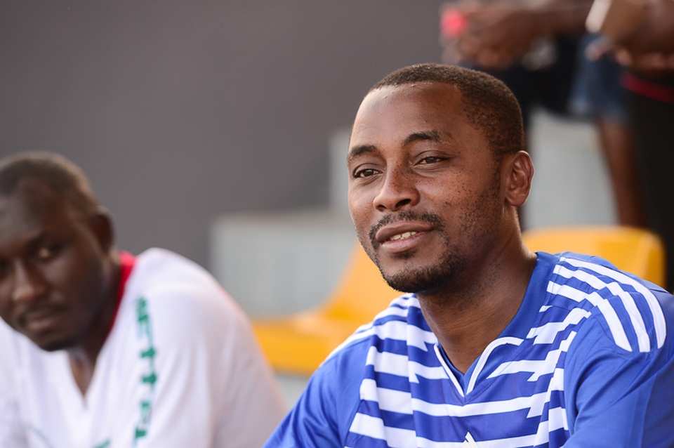 Tiền vệ người Cameroon thỏa ước mơ chơi bóng ở sân đấu 5 sao Việt Nam - 3 Anh Abale