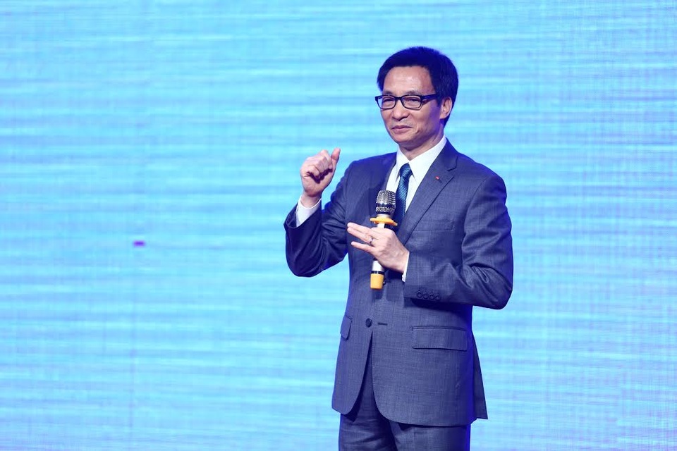 Phó Thủ tướng Vũ Đức Đam "điểm danh" 10 mong muốn của các Startup Việt - 2
Phó Thủ tướng Vũ Đức Đam nói về cảm nhận mà cộng đồng khởi nghiệp đang mong muốn. Sự chia sẻ thẳng thắn của Phó Thủ tướng nhận được sự ủng hộ nhiệt tình của các startup tham dự.