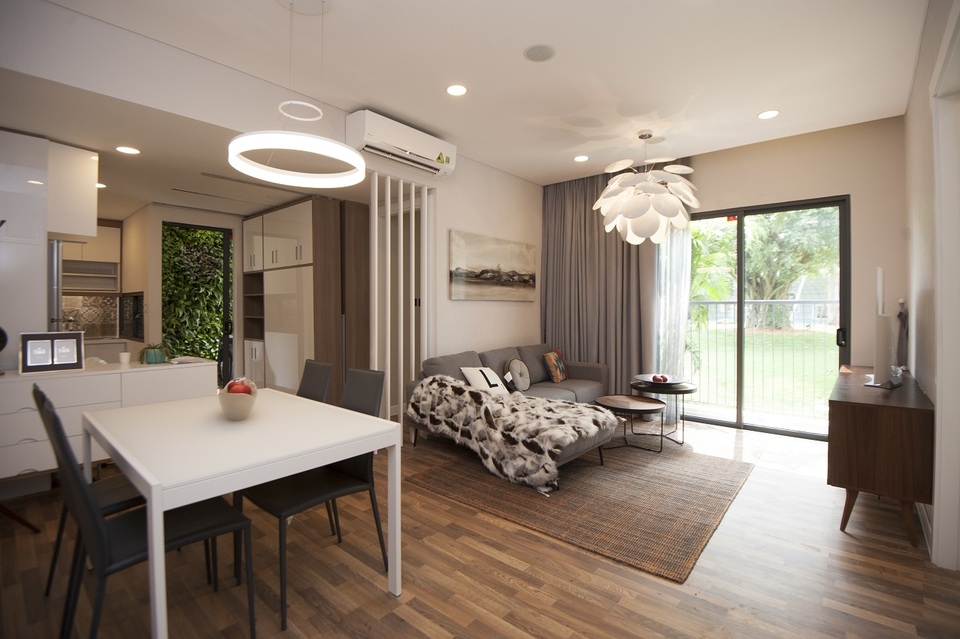 
Bên trông một căn hộ trong Tổ hợp Aqua Bay Sky Residences
