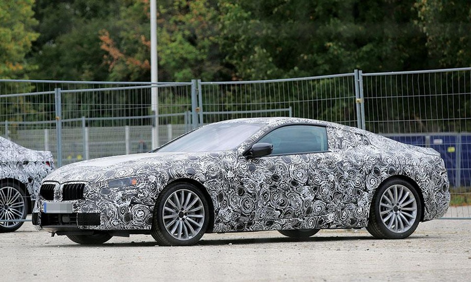 BMW 8-series sẽ trở lại? - 1
Chiếc xe được cho là BMW 8-series đang trên đường chạy thử