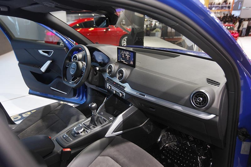 Audi Q2 - Trẻ trung và cá tính - 6
Với công nghệ ngắt xy-lanh theo yêu cầu, Audi Q2 1.4 TFSI với hộp số S tronic có mức tiêu thu nhiên liệu chỉ 5,2 lít/100 km và lượng khí thải CO2 chỉ 119 g/km.