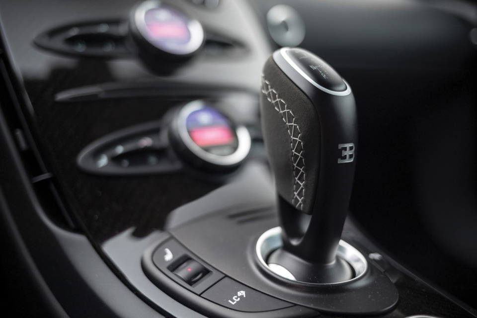 Cận cảnh chiếc Bugatti Veyron Super Sport cuối cùng xuất xưởng - 11