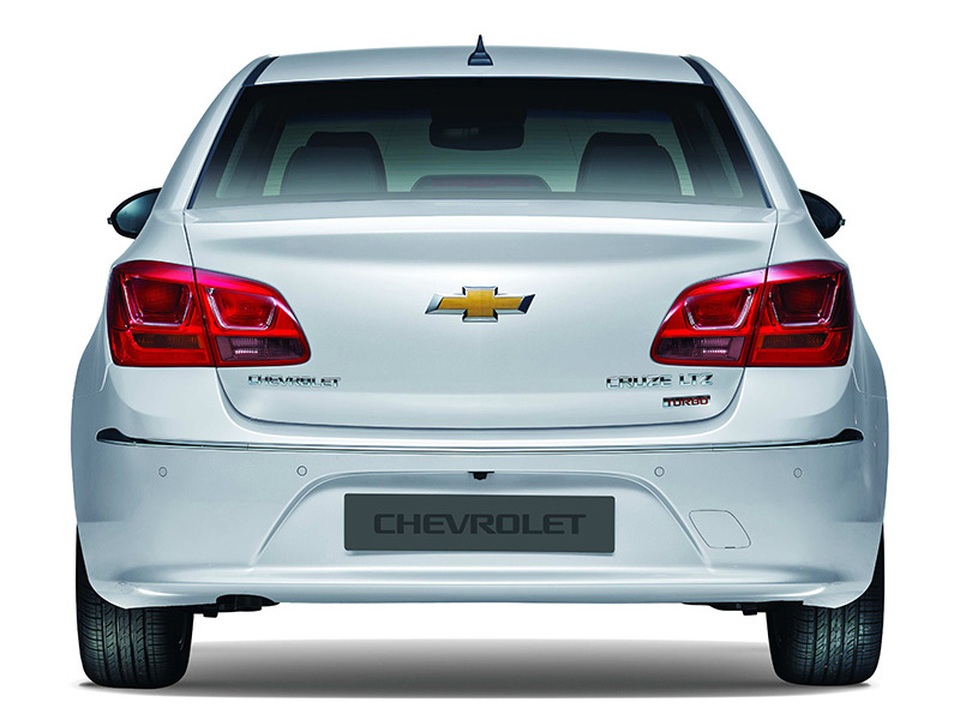 Chevrolet giới thiệu xe Cruze mới tại Việt Nam - 11 Chevrolet giới thiệu xe Cruze mới tại Việt Nam - 11