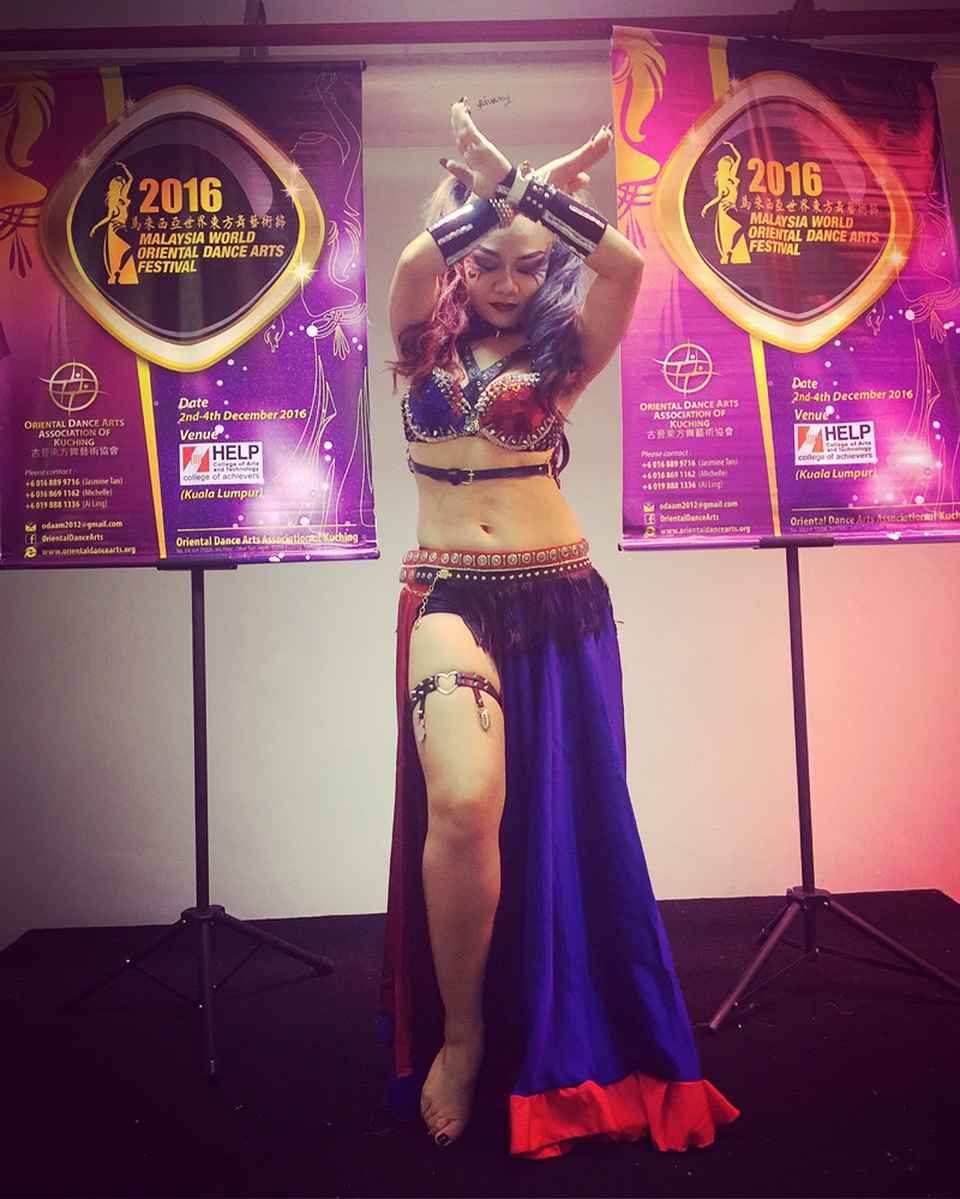 Các cô gái bellydance Việt xuất sắc giành Cúp vàng châu Á - 3
Cô gái vàng bellydance Việt Nam Đỗ Hồng Hạnh là tiêu điểm chú ý trong đêm Gala.