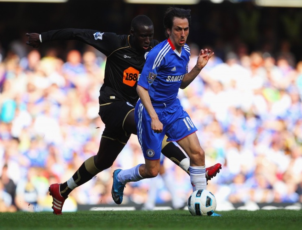 
Benayoun khi còn thi đấu cho Chelsea
