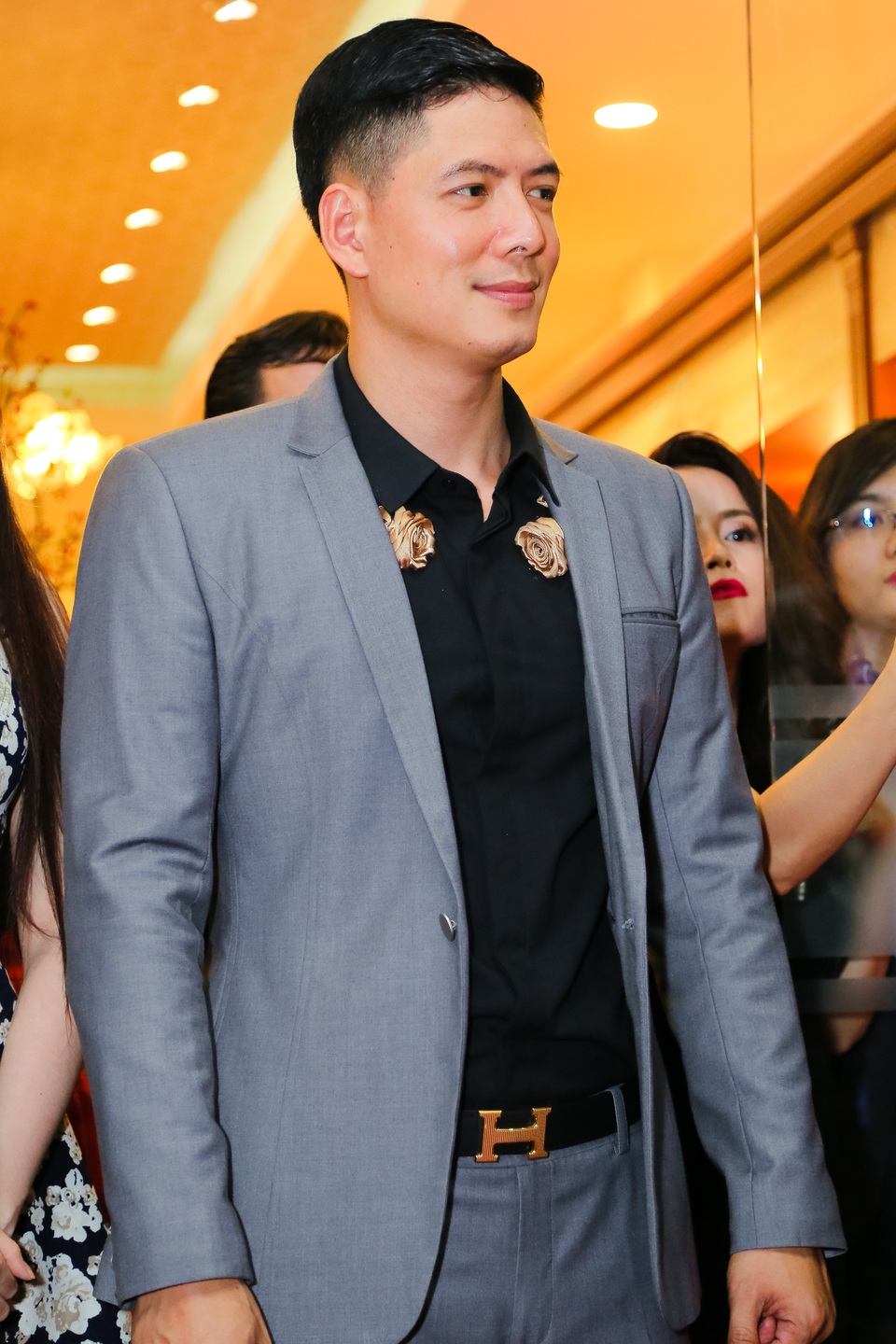 Bình Minh khá bảnh bao trong sự kiện do chính mình tổ chức