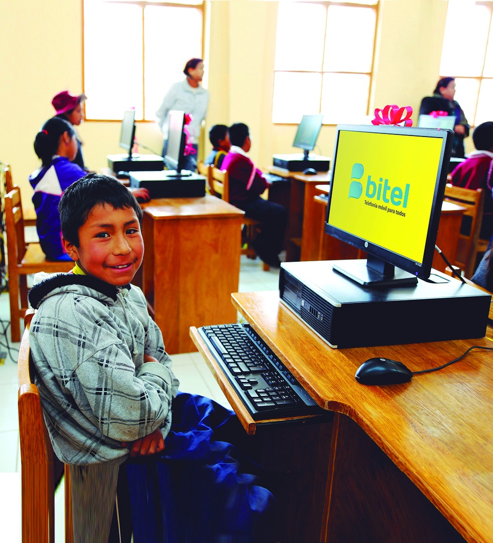 
Viettel đã đến Peru vào đúng thời điểm quốc gia này cần một doanh nghiệp tiên phong trong đầu tư viễn thông và CNTT ở những vùng xa xôi, hẻo lánh, khó đem lợi lợi nhuận trong kinh doanh.
