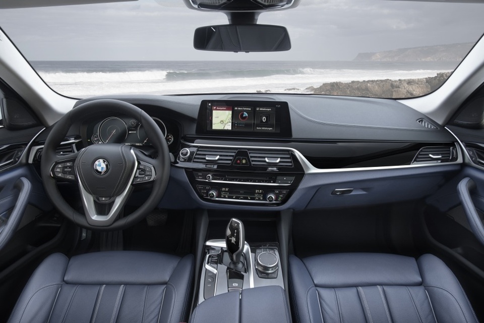 BMW 530e iPerformance - Xe "xanh" hạng sang - 7 BMW 530e iPerformance - Xe "xanh" hạng sang - 7