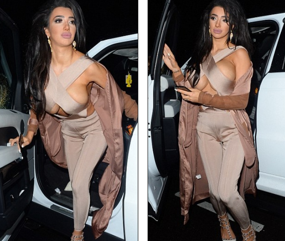 Người đẹp Anh lại khoe vòng một ngoại cỡ - 3
Liên tục bỉ chỉ trích về thân hình có phần lố bịch nhưng Chloe vẫn tự tin khoe thân