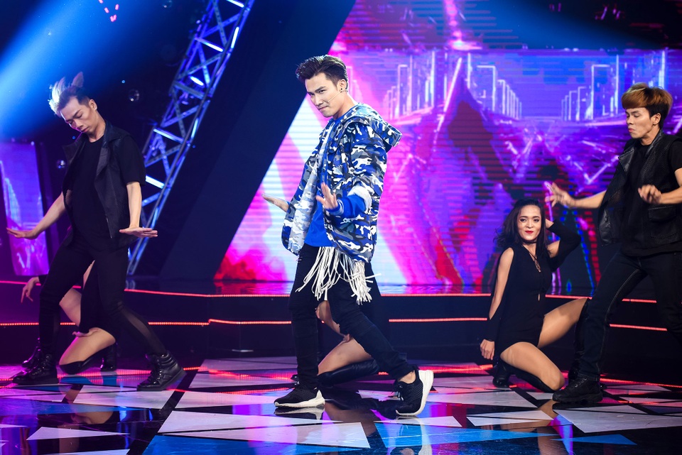 
Chí Thiện tái xuất rất trẻ trung
