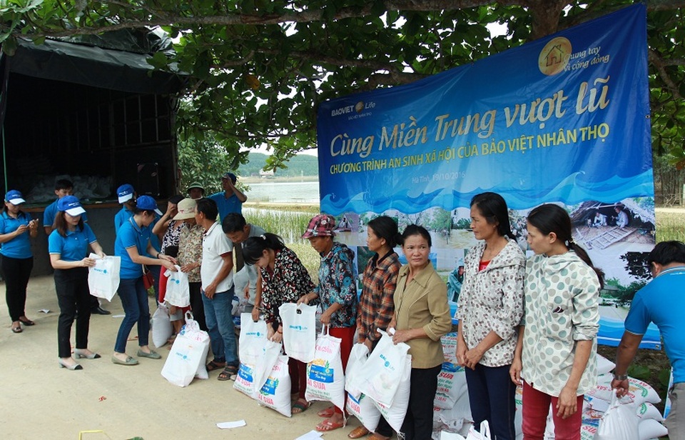 Nhật ký "Cùng miền Trung vượt lũ" - 3