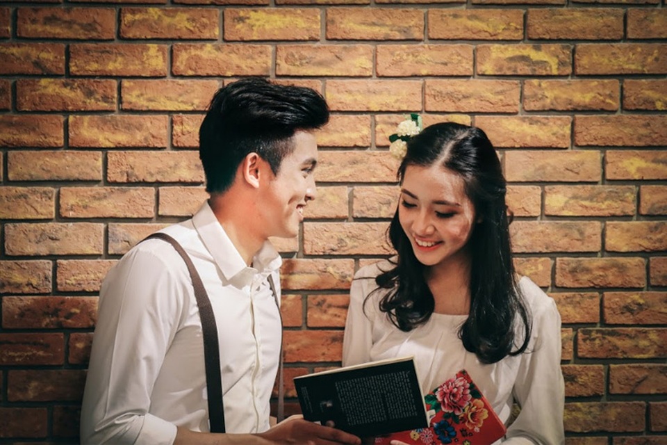 Ngắm nhìn 8 cặp đôi tài sắc của THPT Chu Văn An - 3
Đại diện của nhà T là một cặp đôi cùng đến từ lớp 12 Tin. Phương Thu Phương từng giành Giải KK Bí thư Chi đoàn giỏi năm học 2015-2016, đạt chứng chỉ quốc tế trong cuộc thi Vô địch Tin học Văn phòng Thế giới Microsoft diễn ra tại Việt Nam 2015-2016. Nguyễn Thành Đạt cũng có thành tích học tập nổi trội không kém: Giải nhì thi HSG giỏi thành phố Tin học 2014, Giải 3 cấp cụm tin học 2015, Giải 3 thi hát tiếng Anh 2014.