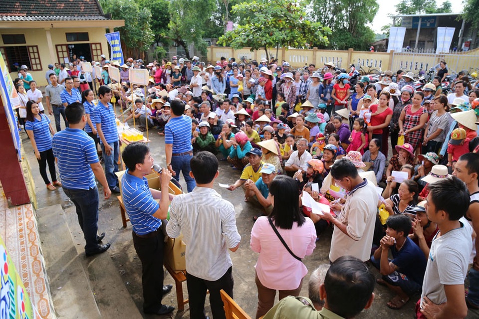 Hàng ngàn túi thuốc thiết yếu đến với đồng bào miền Trung sau lũ - 2