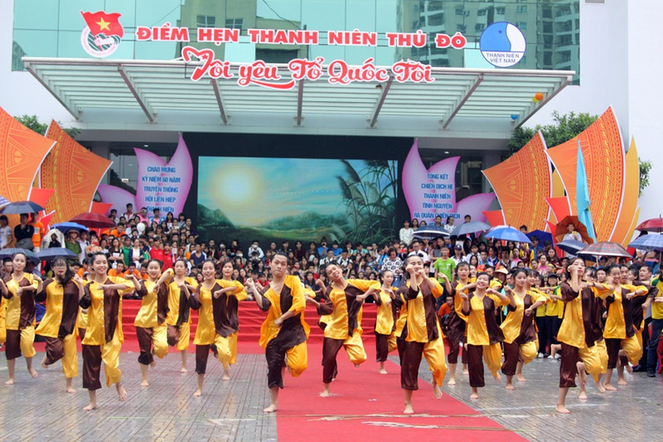 Sinh viên Học viện An ninh đội mưa nhảy dân vũ trên nền nhạc EDM - 6
Đội thi trường Học viện Nông nghiệp