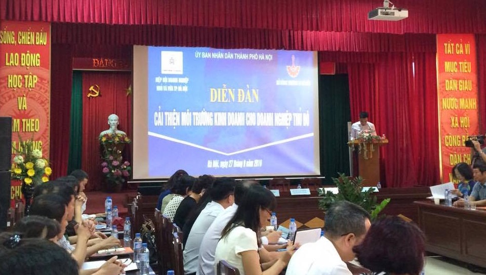 
Tuy còn nhiều bất cập hạn chế, nhưng sự đổi mới về chính sách hỗ trợ doanh nghiệp, chính sách thuế và hải quan là điểm sáng trong sáu tháng đầu năm 2016.
