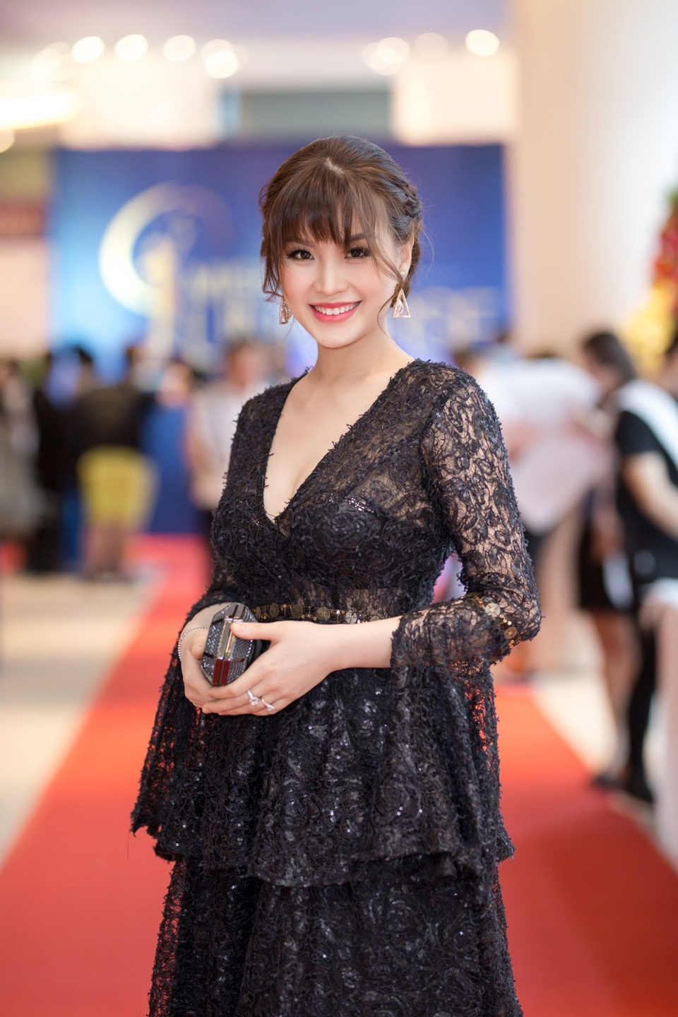 Á hậu Diễm Trang khoe con sau thời gian giữ kín hình ảnh - 5