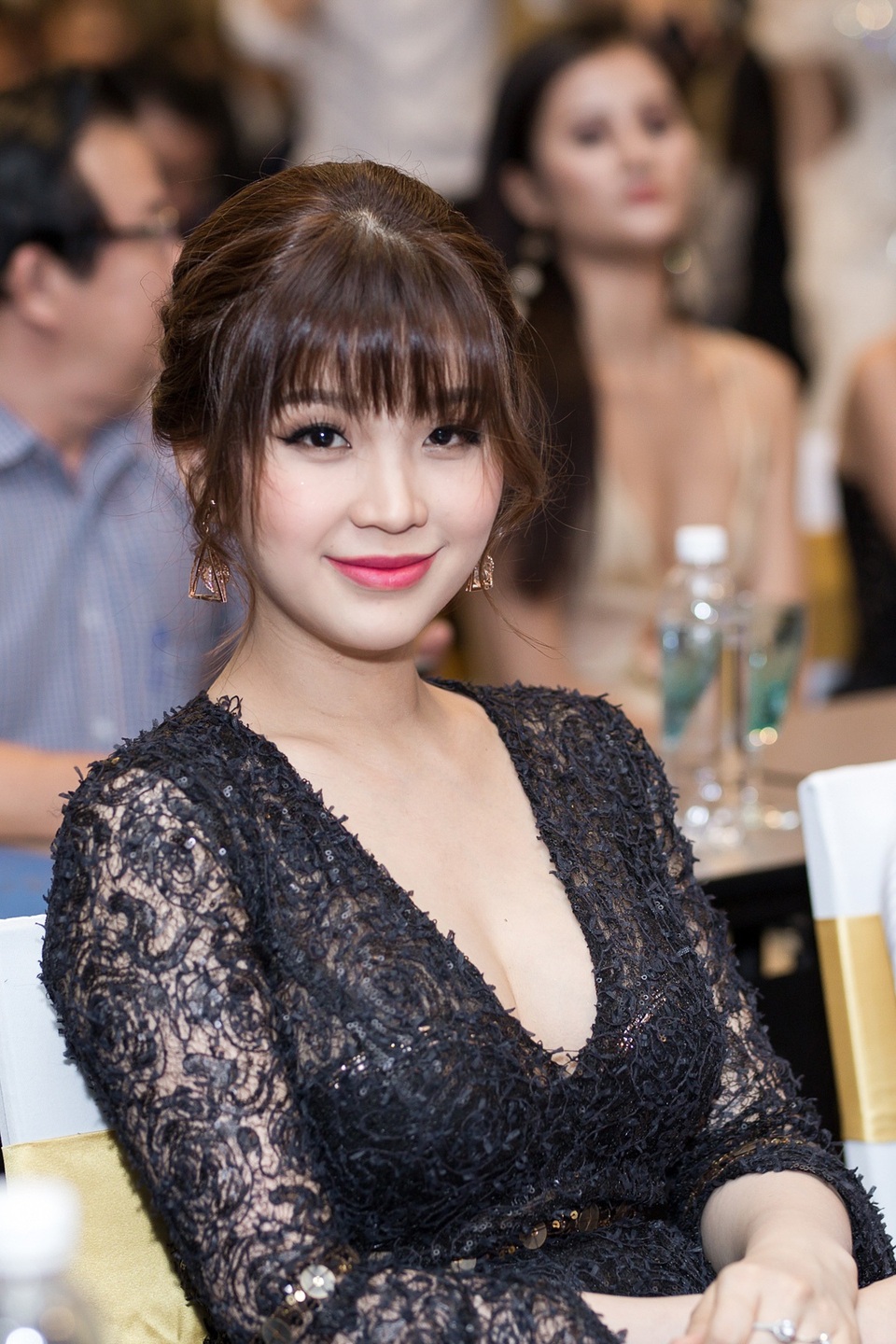 Á hậu Diễm Trang khoe con sau thời gian giữ kín hình ảnh - 14