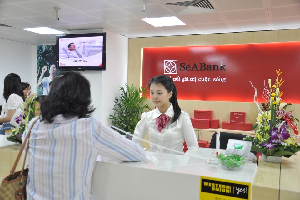 Ngân hàng Nhà nước trao tặng cờ thi đua và bằng khen cho 5 chi nhánh SeABank - 1 Ngân hàng Nhà nước trao tặng cờ thi đua và bằng khen cho 5 chi nhánh SeABank - 1